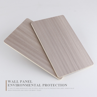 Qualité Panneau de particules en bambou imperméable et étanche à l'humidité de charbon de bois avec le grain en bois Usine